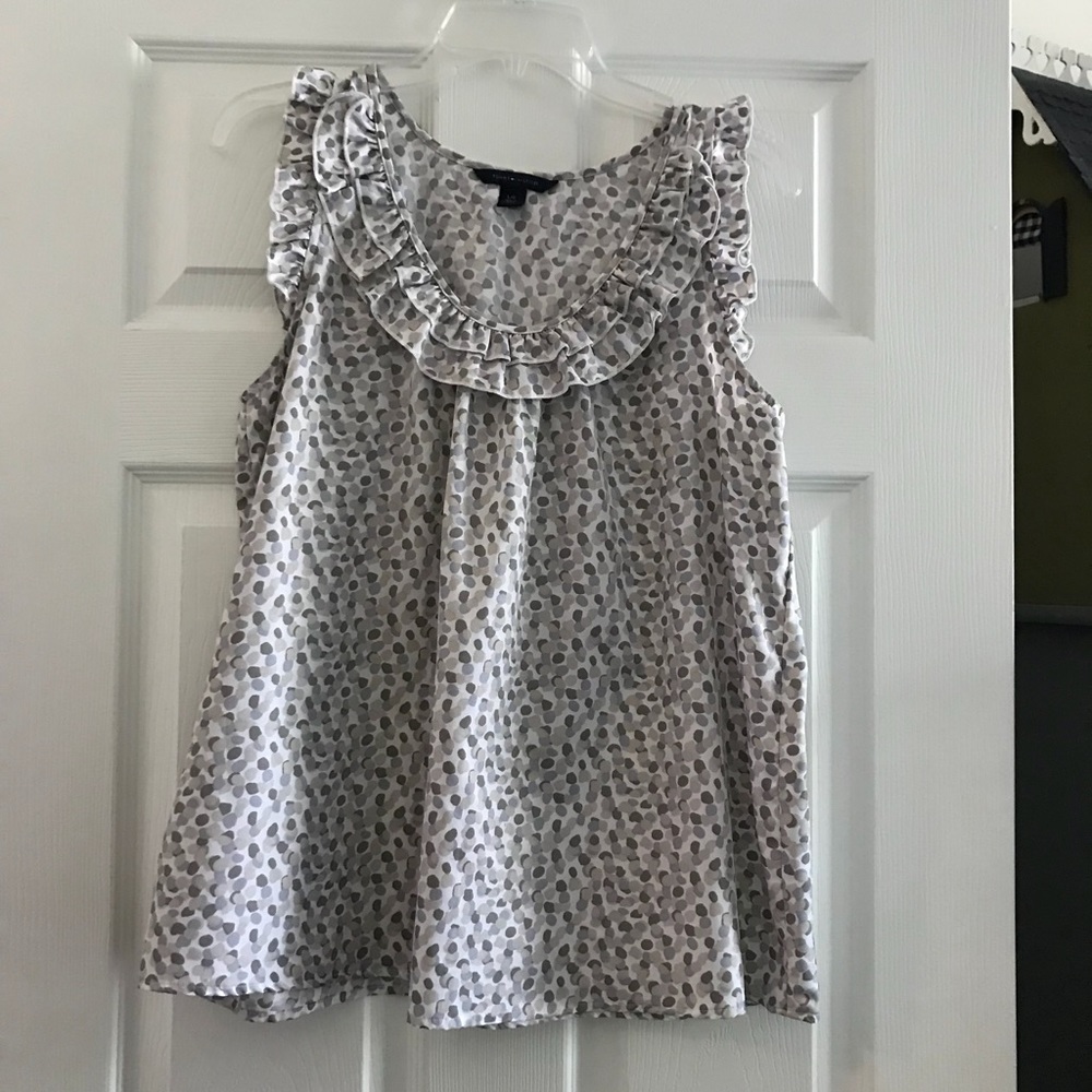 2 sleeveless tops...great shape..